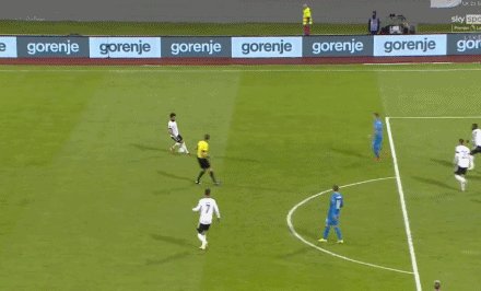 1631135629777087387.gif